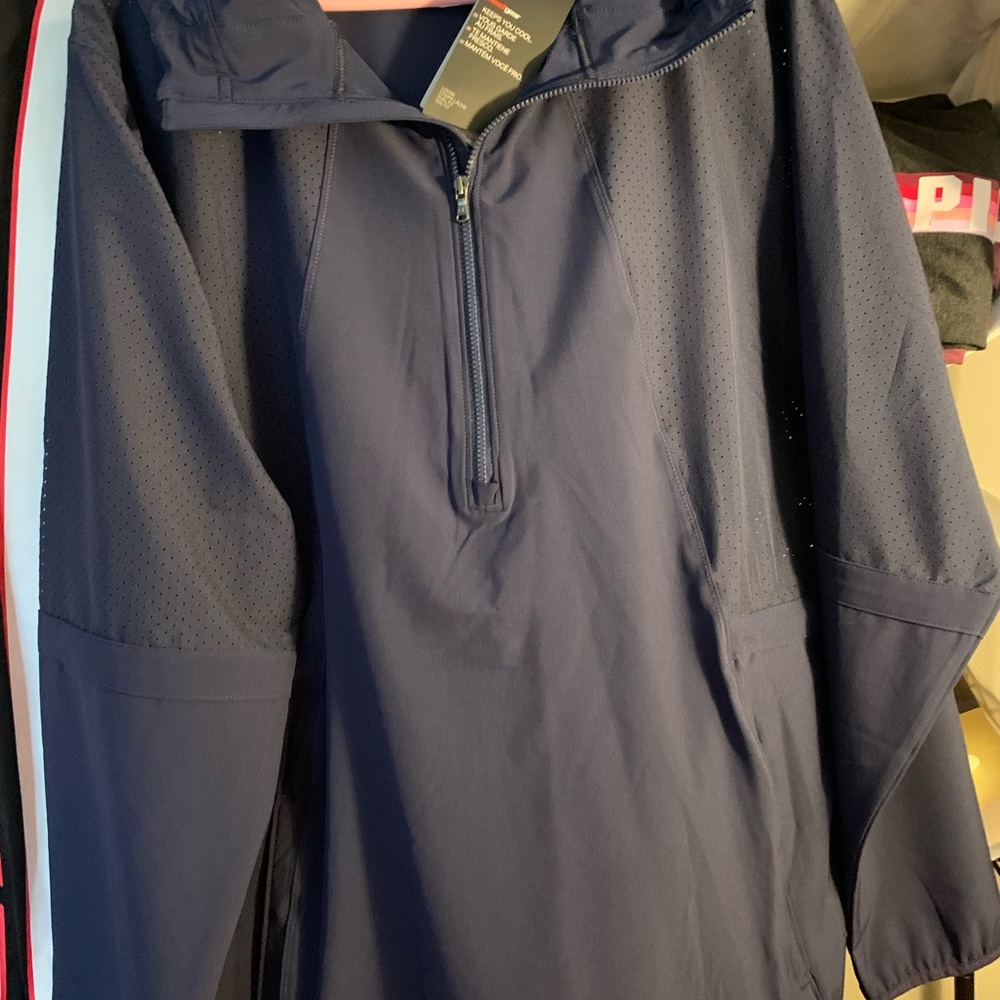 Men’s Under Armour windbreaker lg